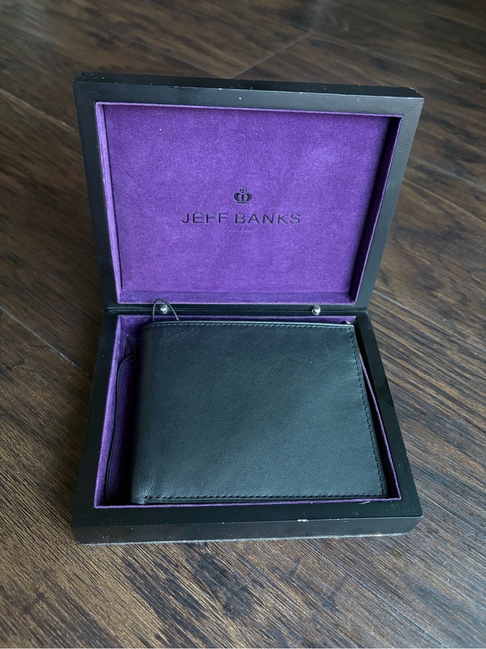 NWOT Jeff Banks Black Leather Tri Fold Wallet With ID Holder